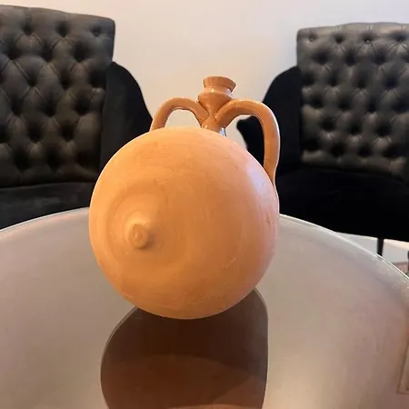 Crobi Museum And فندق مبيت وإفطار كالياري