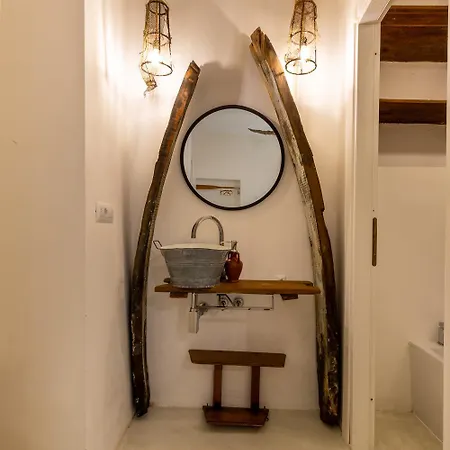 Crobi Museum And Couette-café Cagliari