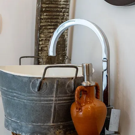 Crobi Museum And فندق مبيت وإفطار